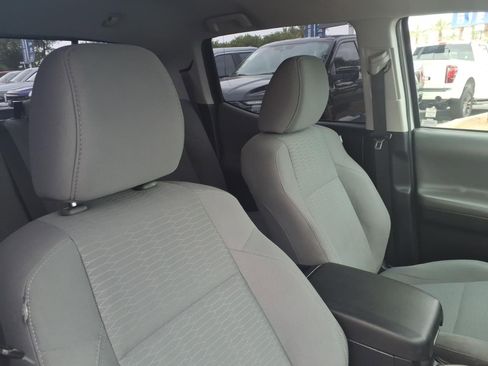 Used 2018 Toyota Tacoma SR5 RWD image 12