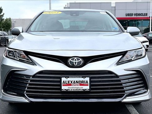 Used 2023 Toyota Camry LE FWD image 3