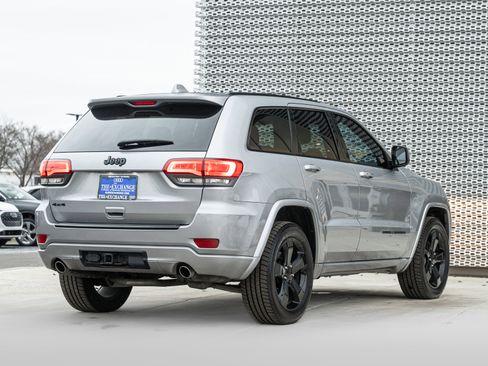 Used 2014 Jeep Grand Cherokee Altitude image 4