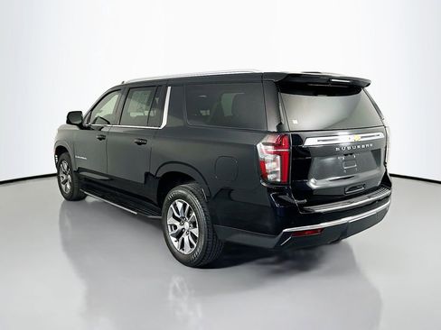 Used 2023 Chevrolet Suburban LT w/ Luxury Package RWD image 5