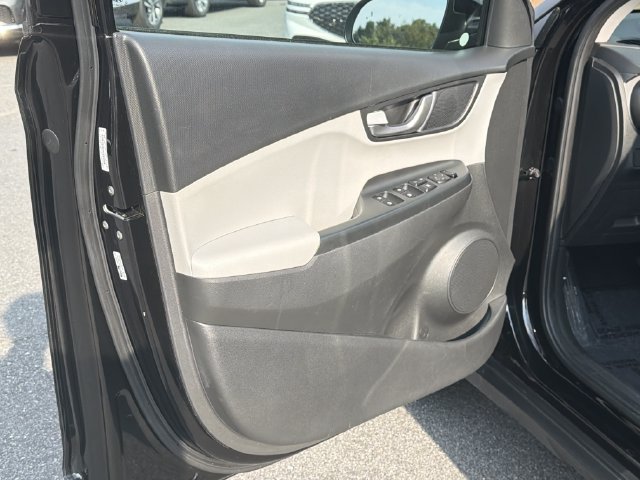 Used 2022 Hyundai Kona SEL w/ Convenience Package FWD image 14