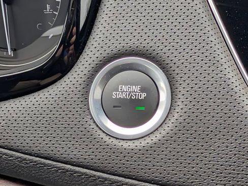 Used 2025 Cadillac XT5 Sportv w/ Technology Package image 24