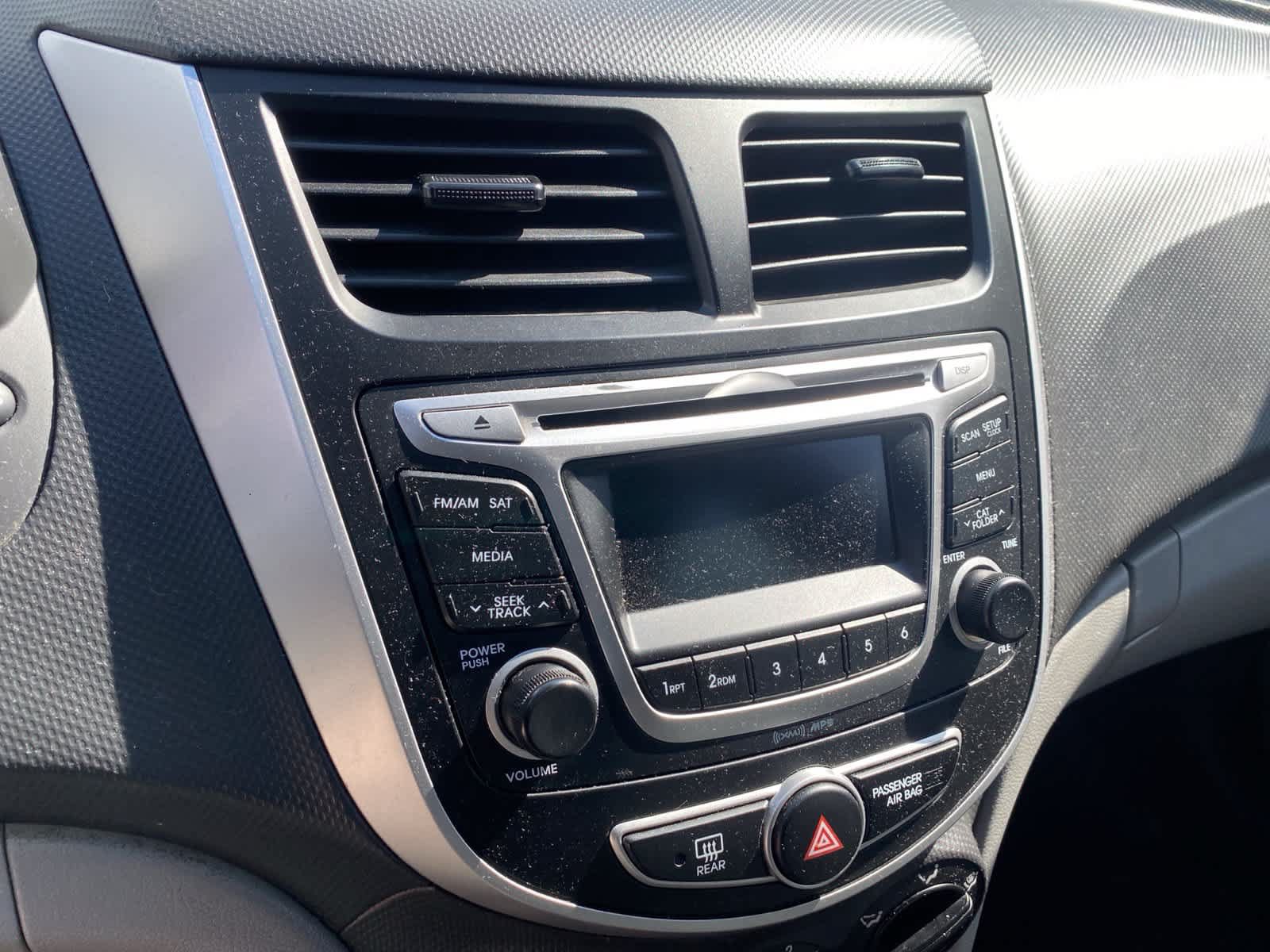 Used 2014 Hyundai Accent GS FWD image 9