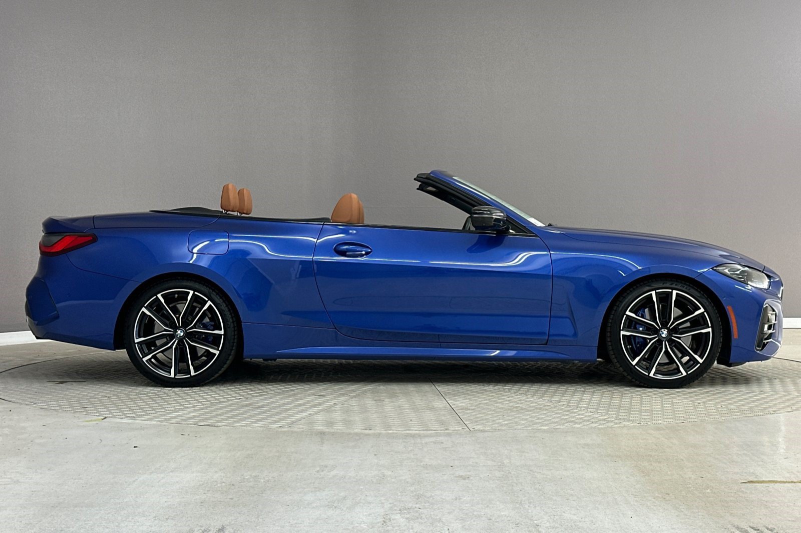 Used 2024 BMW 430i Convertible w/ M Sport Package RWD image 7