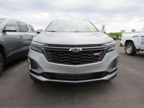 Used 2024 Chevrolet Equinox RS FWD image 2