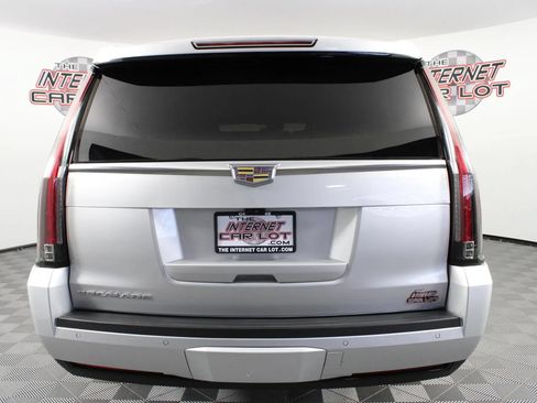 Used 2020 Cadillac Escalade ESV Luxury AWD/4WD image 6