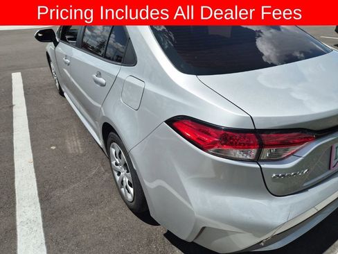 Used 2022 Toyota Corolla LE FWD image 5