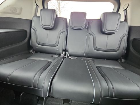 Used 2025 INFINITI QX80 Sensory image 15