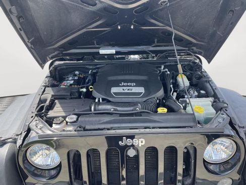 Used 2017 Jeep Wrangler Sport w/ Quick Order Package 24S AWD/4WD image 8