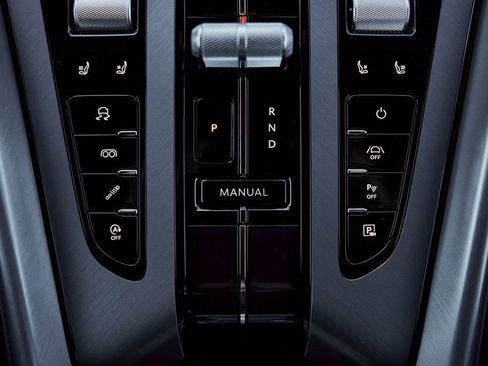 Used 2024 Aston Martin DB12 Coupe image 51