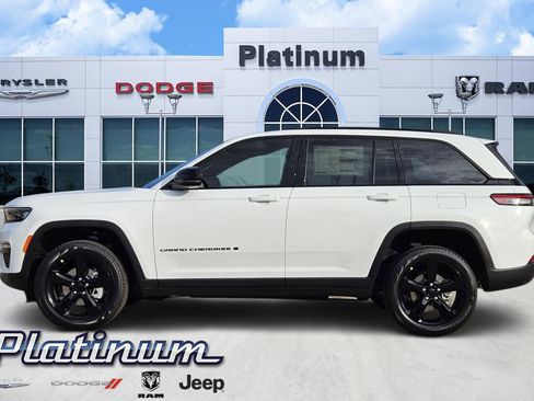 New 2025 Jeep Grand Cherokee Limited image 3