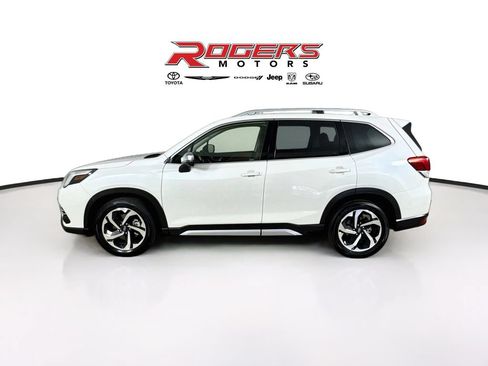 Certified 2023 Subaru Forester Touring AWD/4WD image 4
