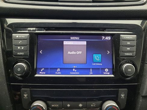 Used 2018 Nissan Rogue SV image 25