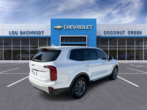 Used 2023 Kia Telluride LX image 8