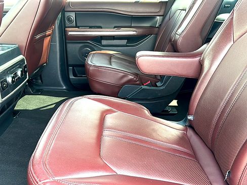 Used 2023 Ford Expedition Limited image 18
