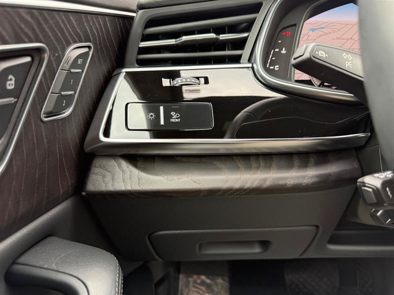 Used 2022 Audi Q8 Prestige AWD/4WD image 36