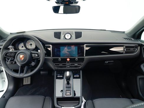 Certified 2026 Porsche Macan Turbo AWD/4WD image 20