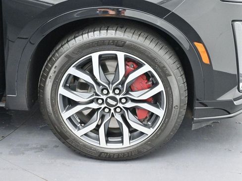 Certified 2024 Cadillac XT6 Sport AWD/4WD image 40