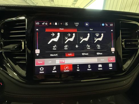 Used 2025 Dodge Durango GT AWD/4WD image 28