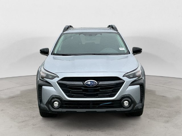 Used 2025 Subaru Outback Premium AWD/4WD image 2
