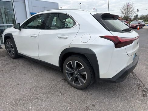 Used 2023 Lexus UX 250h AWD image 4