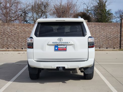 Used 2015 Toyota 4Runner SR5 image 7