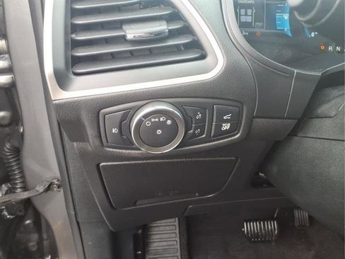 Used 2022 Ford Edge SEL w/ Convenience Package image 13