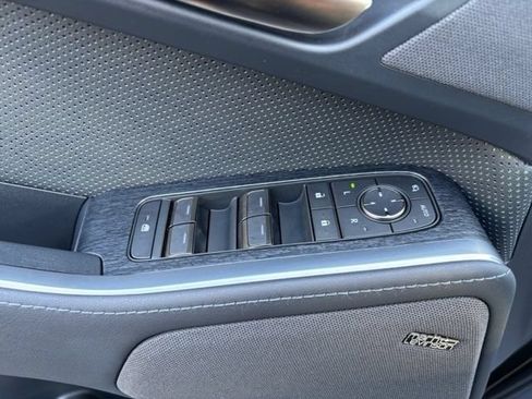 Used 2025 Lexus GX 550 w/ Accessory Package (CT) AWD/4WD image 9