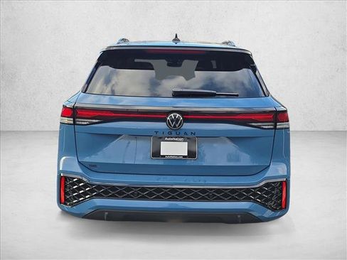 New 2026 Volkswagen Tiguan SE R-Line image 4