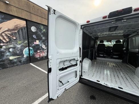 Used 2025 RAM ProMaster 2500 w/ Convenience Group FWD image 38