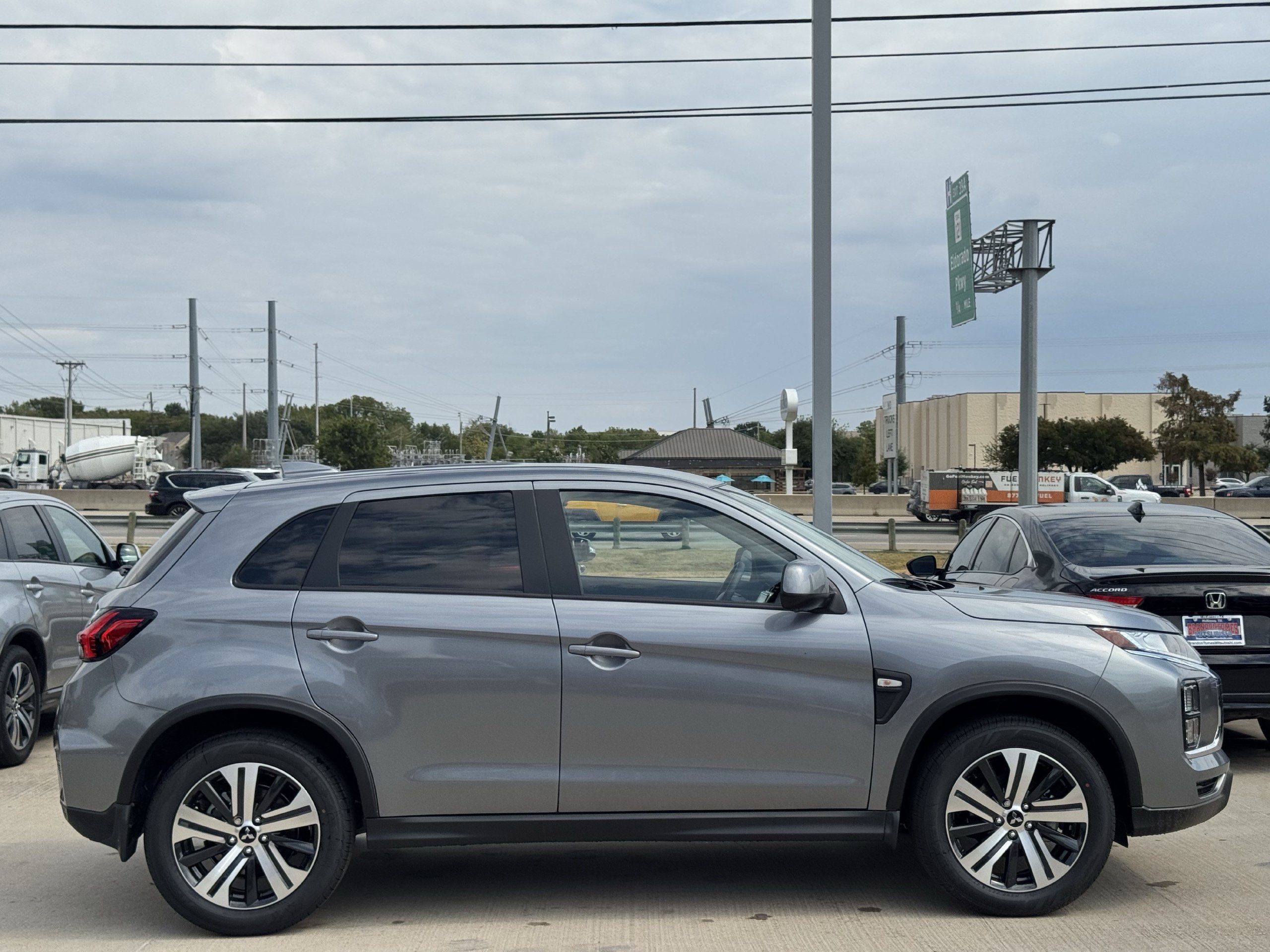 New 2027 Mitsubishi Outlander Sport ES FWD image 3