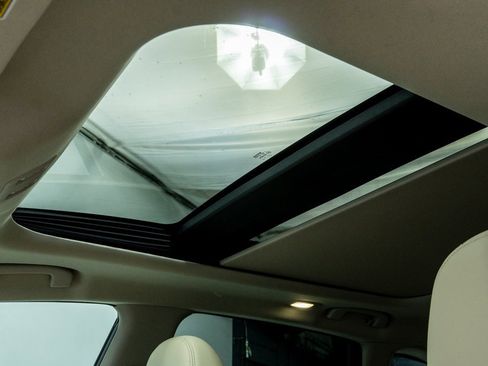 Used 2019 Nissan Murano Platinum w/ Cargo Package image 25