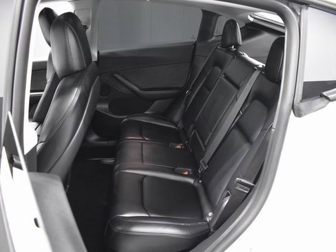 Used 2022 Tesla Model Y Performance image 29