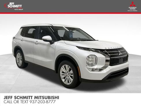 New 2026 Mitsubishi Outlander ES image 1
