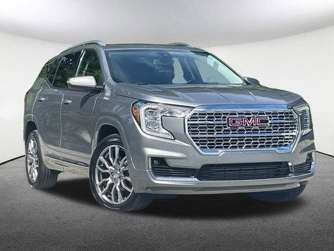 Used 2023 GMC Terrain Denali AWD/4WD image 2