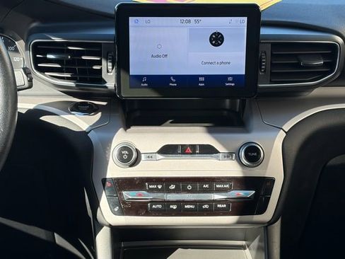 Used 2023 Ford Explorer XLT w/ Equipment Group 202A image 21