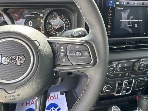 New 2025 Jeep Gladiator Sport image 40