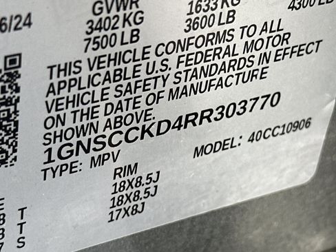 Used 2024 Chevrolet Suburban LT RWD image 33