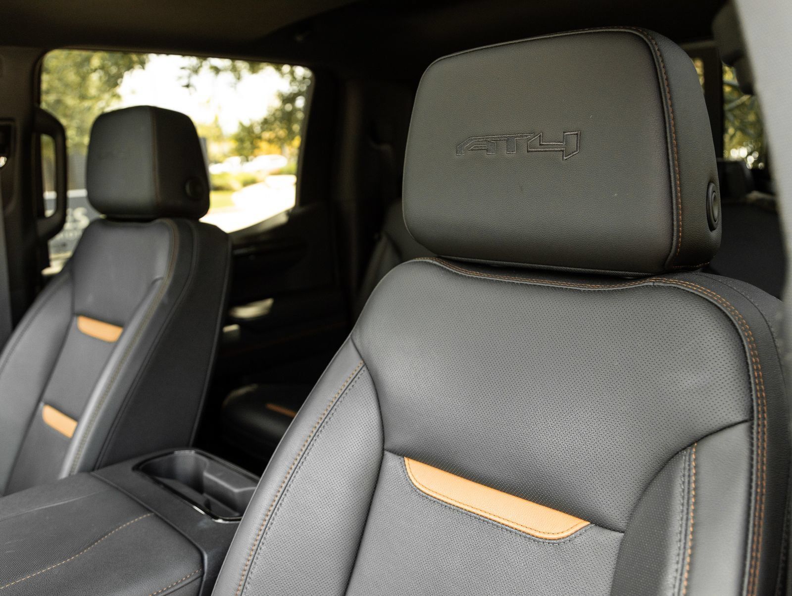 Used 2023 GMC Sierra 1500 AT4 w/ Technology Package AWD/4WD image 23