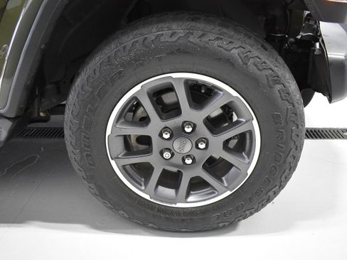 Used 2021 Jeep Gladiator Overland w/ Popular Equipment Package AWD/4WD image 10