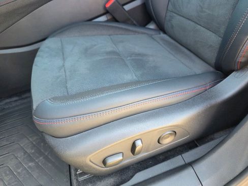 Certified 2025 Chevrolet Blazer EV RS image 12