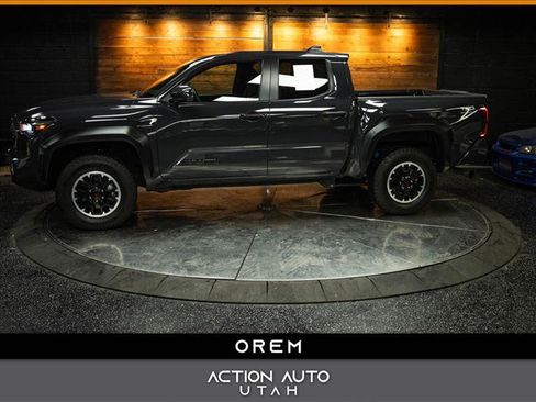 Used 2025 Toyota Tacoma TRD Off-Road image 1