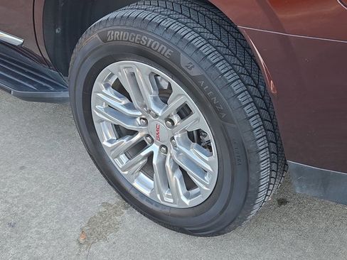 Used 2022 GMC Yukon SLT w/ SLT Premium Package image 19