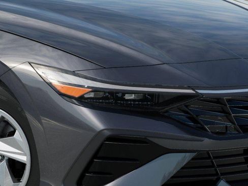 New 2026 Hyundai Elantra SE FWD image 9