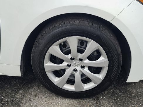 Used 2023 Toyota Corolla LE image 31