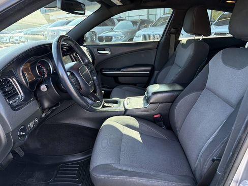 Used 2015 Dodge Charger SE w/ Sport Appearance Group RWD image 32