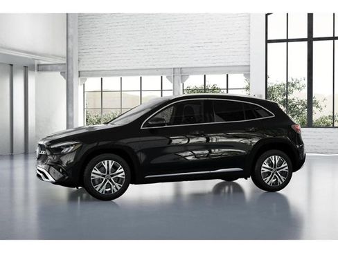 Certified 2025 Mercedes-Benz GLA 250 image 35