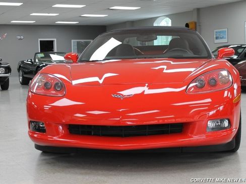 Used 2010 Chevrolet Corvette w/ Preferred Equipment Group image 3