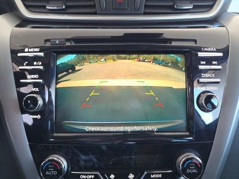 Used 2022 Nissan Murano S AWD/4WD image 10