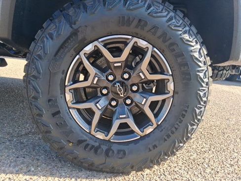 New 2026 Chevrolet Colorado ZR2 AWD/4WD image 19